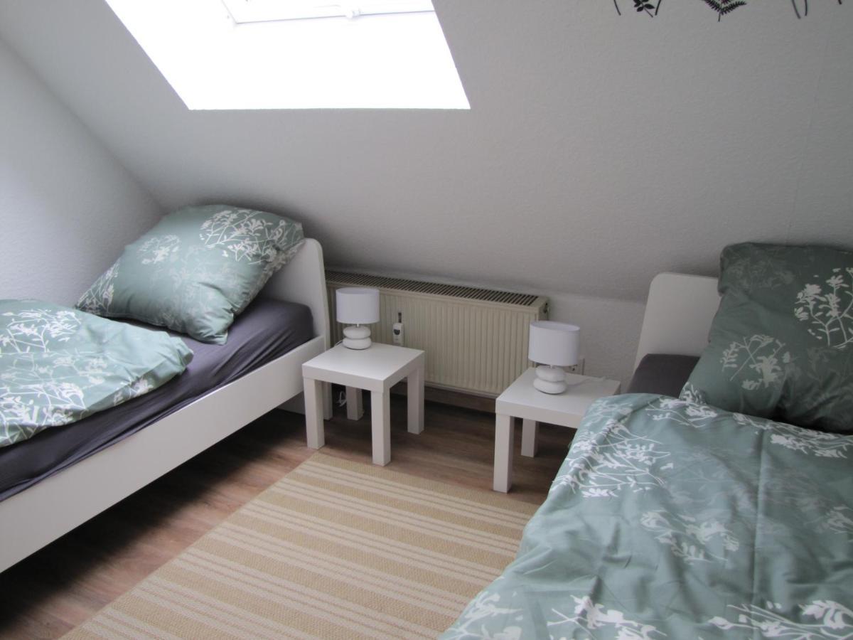 Moeblierte Dachgeschosswohnung In Ruhiger Lage Zu Vermieten Wetzlar Bagian luar foto