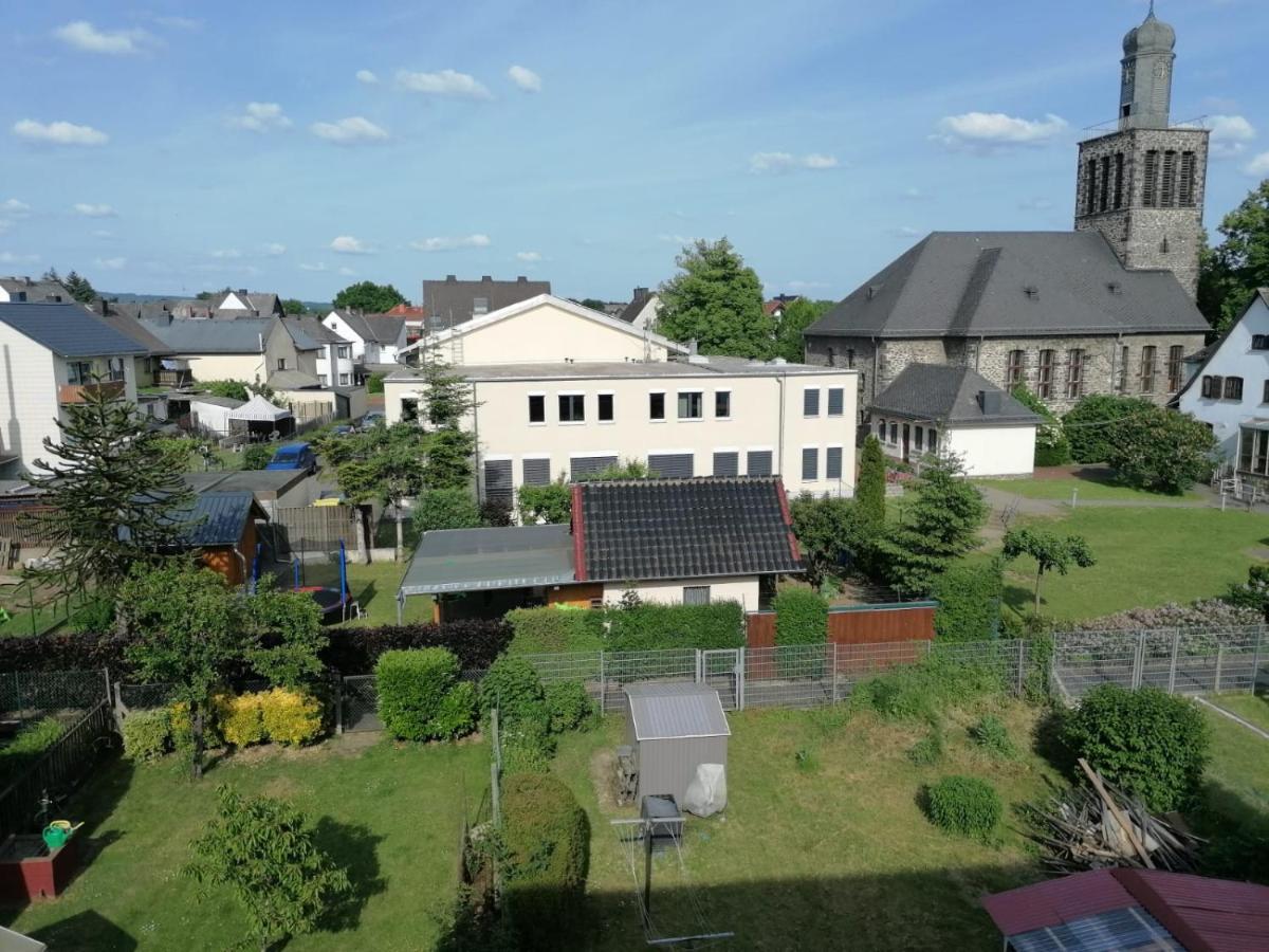 Moeblierte Dachgeschosswohnung In Ruhiger Lage Zu Vermieten Wetzlar Bagian luar foto